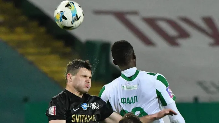 Два незабитих пенальті та червона картка: Колос здобув перемогу над Карпатами у Львові