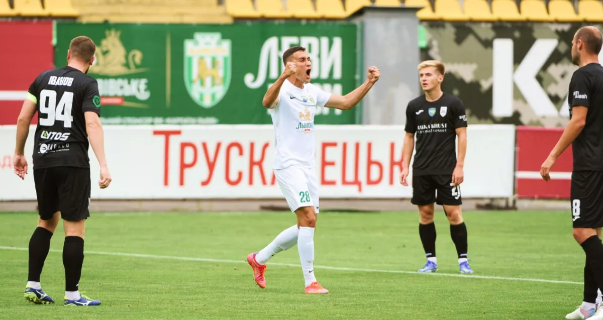 Маркевич дебютував з перемоги: видалення у суперника допомогло Карпатам виграти у стартовому турі Першої ліги