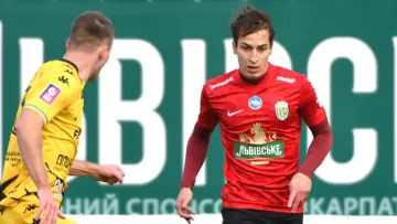 Львівське дербі завершилося масовою бійкою футболістів: як Карпати зіграли з Рухом