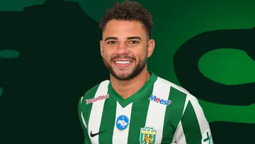 Карпати підписали чергового футболіста Руха: цього разу до «левів» приєднається легіонер