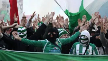 Ультрас Карпат відірвалися за поразку «левів» на стюардах: фани відлупцювали працівників «Арени Львів» 