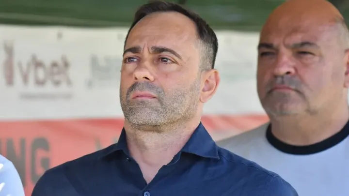 «Бригада VAR припустилась помилки»: Фернандес прокоментував втрату очок Карпат і червону Костенка