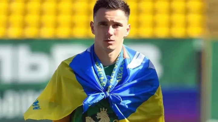 У кращому випадку пропустить місяць: Карпати втратили центрального захисника – може знадобитися операція