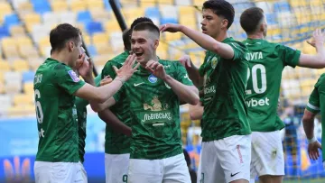 Перемога Карпат у львівському дербі: команда Фернандеса забила три голи в ворота Руху