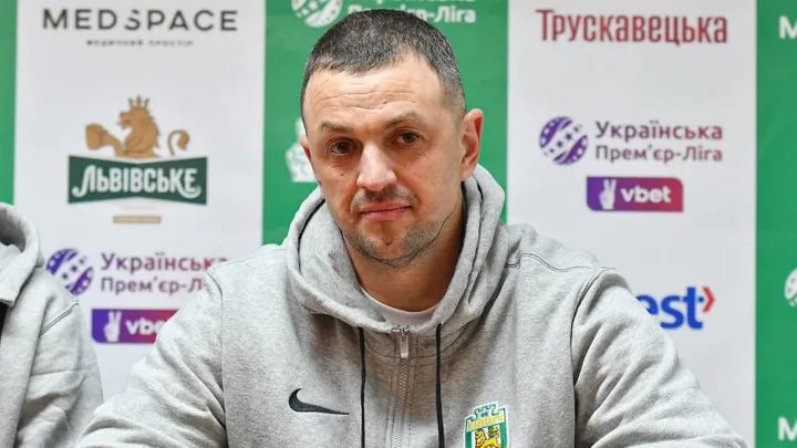 «Якщо ми будемо її обговорювати, то вийдемо в інший всесвіт»: тренер Карпат – про вилучення у грі з Кривбасом