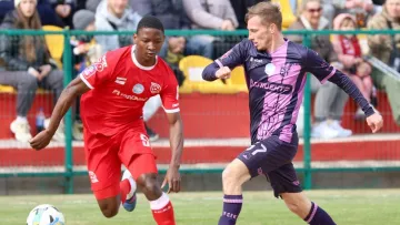 Кривбас та Епіцентр не залишили фанатів без голів: команда ван Леувена на важкому газоні оформила камбек