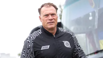 «Не є чимось незвичним»: ван Леувен пояснив своє шокуюче рішення під час матчу з Полтавою