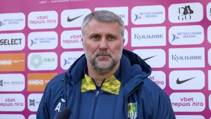 «Соромно»: Аніщенко напхав гравцям Металіста за розгромну поразку від Лівого Берега та пояснив причини погрому