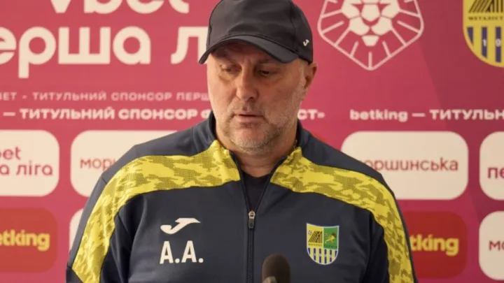 «Безініціативні та беззубі»: Аніщенко лютував після поразки Металіста Буковині й напхав своїм гравцям