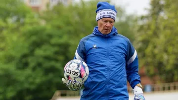 Віце-чемпіон України 1993 року в 53-літньому віці відновив кар'єру: ось який клуб відкликав з відставки воротаря