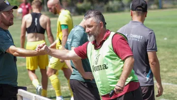 Він вигравав Кубок Швейцарії й забивав Динамо Лобановського: ось як виглядає легенда 90-х зараз і де працює
