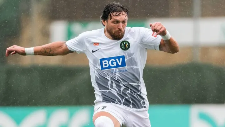 Усик зіграв за Полісся на зборах в Іспанії: боксер відреагував на перемогу команди Ротаня у спарингу