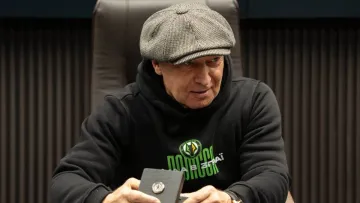 Президент Полісся нагородив гравців, які провели більше 50 матчів за клуб: що подарував Буткевич футболістам