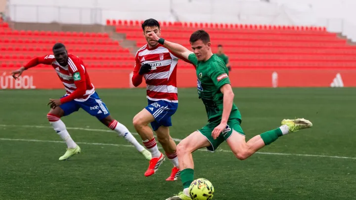 Краснопір міг зустріти війну в Маріуполі: форвард Полісся розповів, що змусило його покинути місто