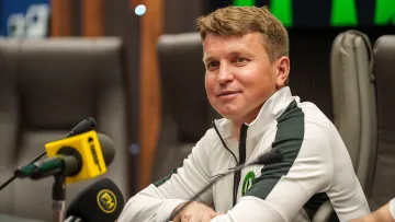 «Був кращої думки»: ексарбітр ФІФА висловився щодо скандальних дій Ротаня у матчі з Рухом