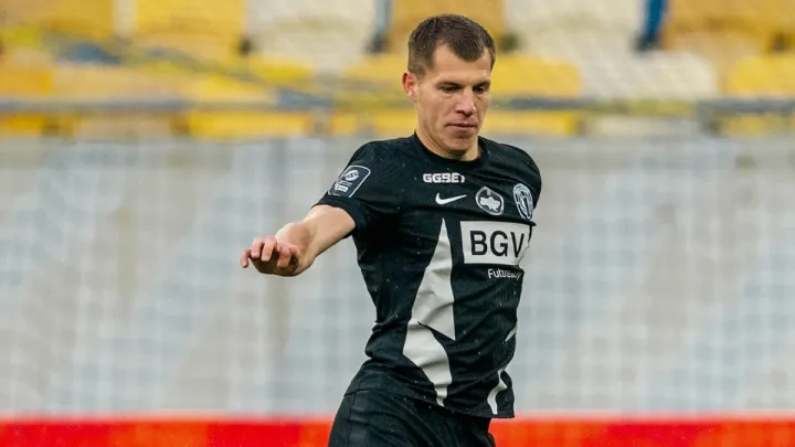 Полісся обіграло Оболонь у матчі з вилученням і двома пенальті: команда Ротаня наблизилася до ЛНЗ