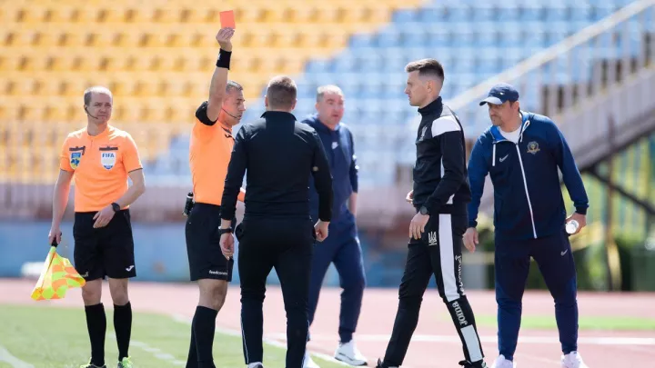 «У Козика були всі підстави вказувати на точку»: Ступар дав несподівану оцінку арбітражу матчу Дніпро-1 – Олександрія