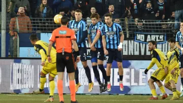 Шедевральний штрафний з Італїї: колишня зірка Динамо забив перший гол за чотири роки