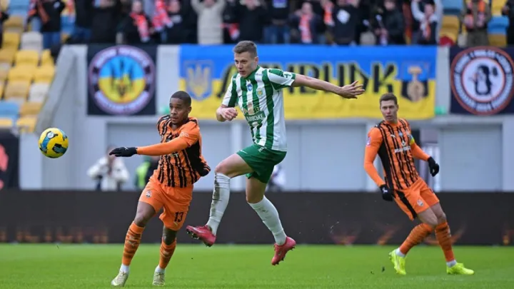 Бійка зі стюардами не залишилася не поміченою: КДК покарав Карпати та Шахтар на десятки тисяч гривень