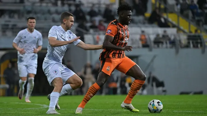 Шахтар і ЛНЗ зійшлися у масовій сутичці, Туран вибіг на поле: відео скандального епізоду