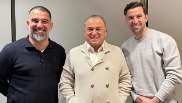 До Шахтаря завітав легендарний тренер перед матчем плей-оф Ліги конференцій: хто зустрівся з Тураном та Срною