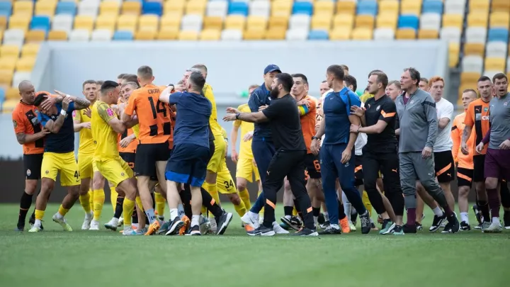 «Подібним вчинкам не місце у футболі»: Дніпро-1 приніс вибачення за бійку з гравцями Шахтаря