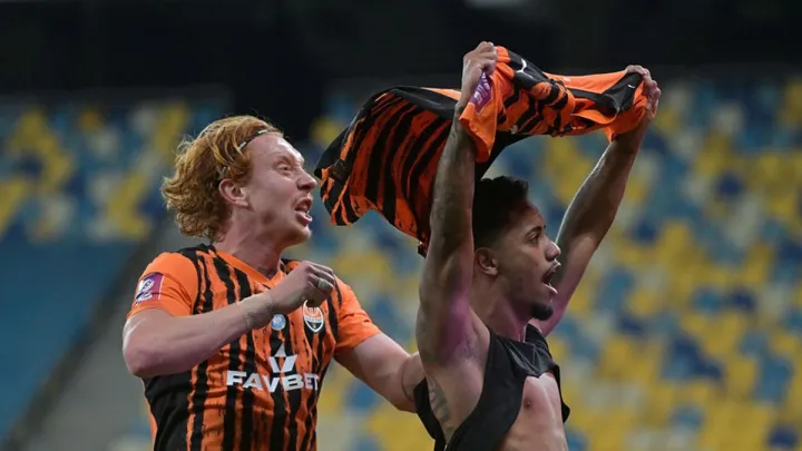 «Червоні картки мали бути і Коноплі, і не тільки»: Сабо сказав все, що думає про арбітра матчу Шахтар – Динамо