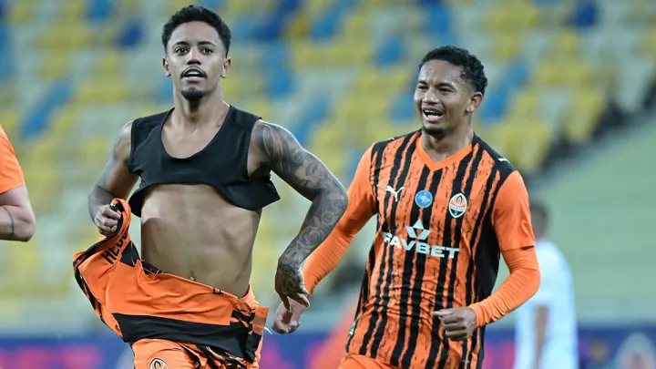 Жорстка відповідь Попову: Шахтар випустив футболку за мотивами Класичного