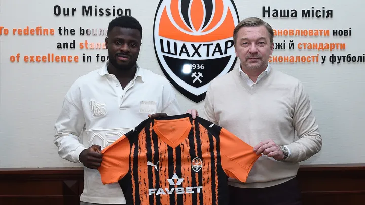 «Бажаю грати в ЛЧ»: гендиректор ЛНЗ публічно вдягнув чемпіонську корону Шахтарю