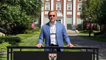 «За часів його керівництва команда виграла 34 трофеї»: Шахтар привітав легендарного гендиректора зі святом