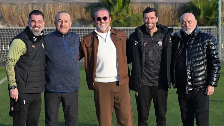 Важливі гості: на тренування Шахтаря завітав колишній топчиновник Туреччини