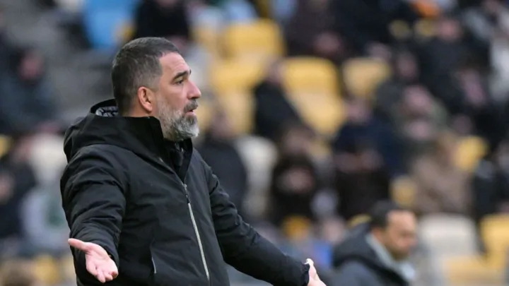 «Варто обговорити зі спонсорами ліги»: Туран висловив невдоволення якістю газону на «Арені Львів»