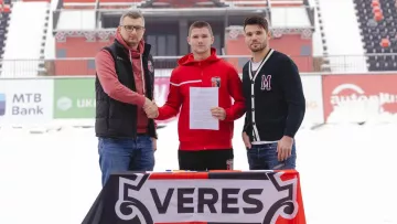 Верес нагородив клубного вихованця першим професним контрактом: деталі угоди