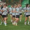 «Знайдемо українські общини і будемо в сім’ях жити»: як Ворскла економить на формі і житлі для жіночої команди