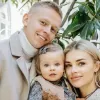 Зінченко та Седан оголосили стать майбутньої дитини: креативне відео від зіркового подружжя з голом їх доньки