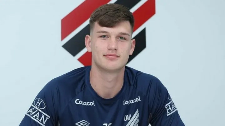 Голкіпер збірної України підписав контракт з бразильським клубом: відомі деталі угоди