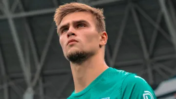 Кошмар у Румунії для українця: Ісенко отримав червону та найгіршу оцінку – його команда зганьбилася