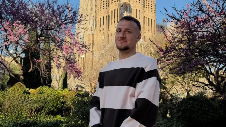 Українець в Іспанії: вінгер європейського клубу відвідав «Камп Ноу» та похвалився яскравим фото з Барселони