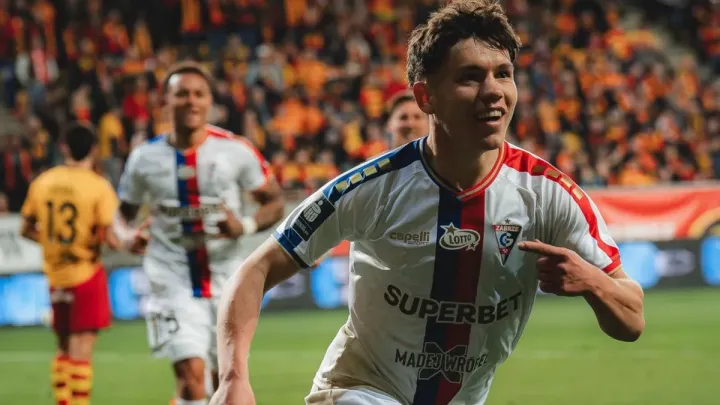 Хлань допоміг Гурніку повернутися в гонку за чемпіонство: гол українця записали на суперника