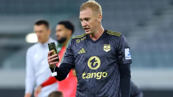 «Футболіст із лідерськими якостями і здатністю змінювати ситуацію»: на Кіпрі вражені дебютом Коваленка за Аріс