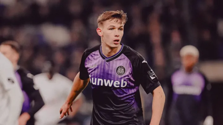 «Він трохи вищий за інших»: у Бельгії розкритикували Андерлехт, згадавши Сікана