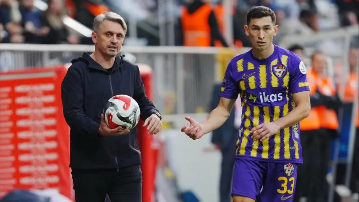 Степаненко зіграв повний матч за Еюпспор: турецька команда втратила перемогу з українським ветераном на полі