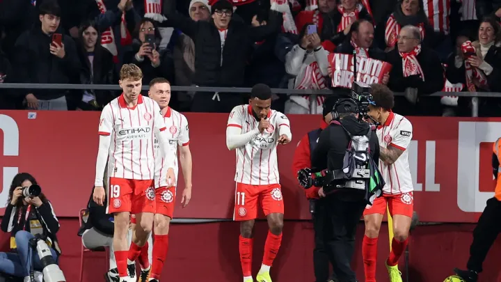 Жирона сенсаційно перемогла Барселону: відомі оцінки Ваната та Циганкова за каталонське дербі