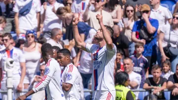 Футболісти Ліона показали справжнє ставлення до Яремчука: українець став головним героєм пісні після дублю