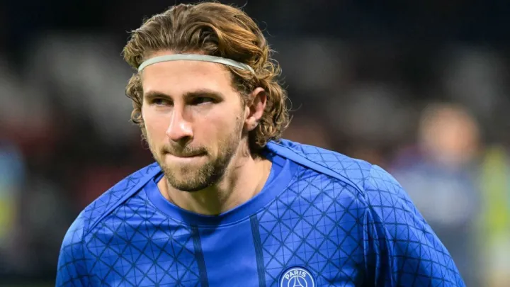 «Значно важливіше говорити про скандал»: тренера ПСЖ Енріке розлютило питання про Забарного і Сафонова