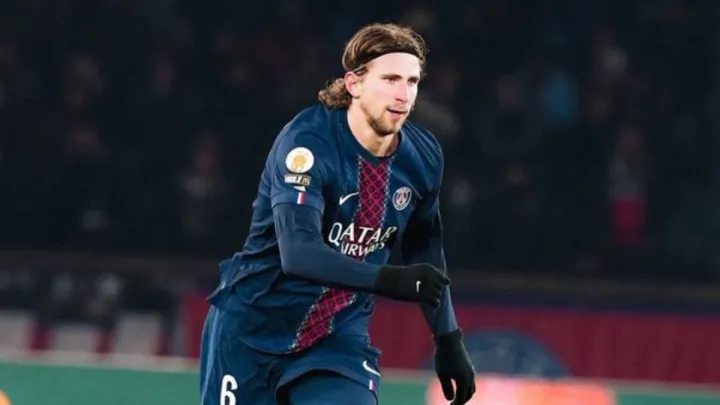 Забарний знову у вогні: детальна статистика українця у матчі Ліги 1 Осер – ПСЖ