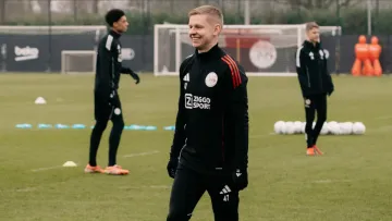 Зінченко отримав візу, але не шанс? Тренер Аякса охолодив очікування українця та фанатів