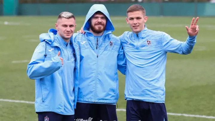 Зубкова, Батагова і Сікана випустили одночасно на поле в матчі чемпіонату Туреччини: як зіграв Трабзонспор