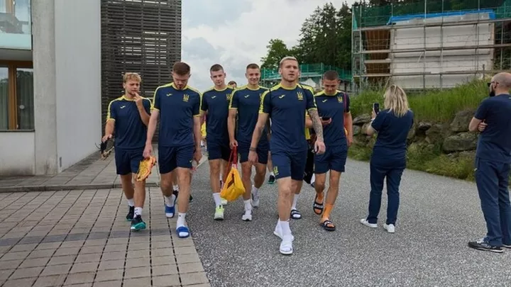 Молодіжна збірна України прибула до Румунії: команда Ротаня чекає Мудрика, Трубіна, Судакова та Ваната