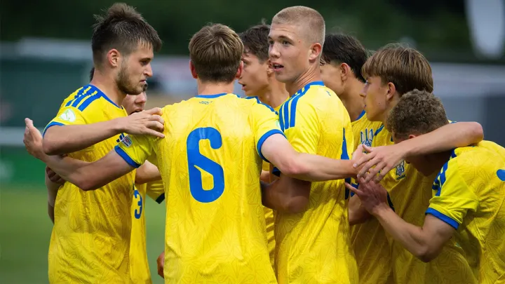 Збірна України U-19 втратила ключового гравця на Євро? Тренер розкрив стан захисника